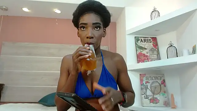 AlexandraCambell online show from May 22, 7:52 pm