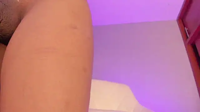 Lucy shen  online show from April 25, 2:14 am
