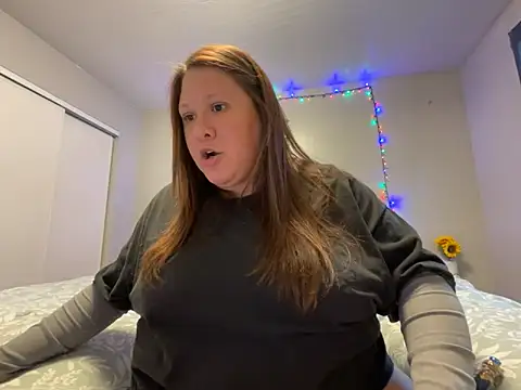 Snapshot of JizzyJazzunleashed chatting on October 3, 8:17 pm JizzyJazzunleashed online show from October 3, 8:17 pm