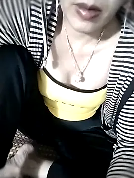 Snapshot of Minety473 chatting on November 16, 7:25 am Minety473 online show from November 16, 7:25 am