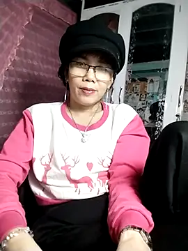 Snapshot of Minety473 chatting on December 19, 2:29 am Minety473 online show from December 19, 2:29 am