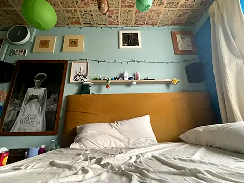 Snapshot of WriggleQuest chatting on September 12, 10:59 am WriggleQuest online show from September 12, 10:59 am