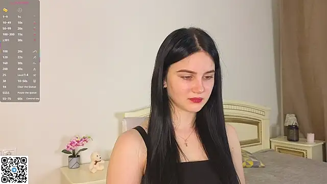 Snapshot of EnricaElis chatting on November 3, 8:10 pm EnricaElis online show from November 3, 8:10 pm