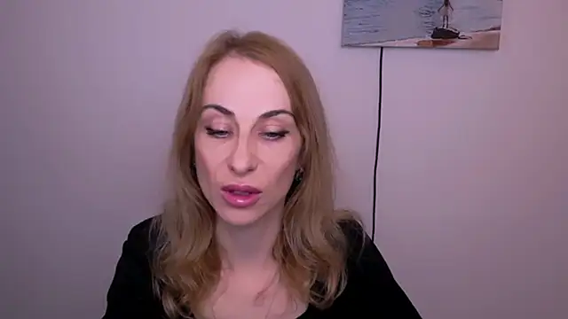 Snapshot of Create_your_own_sun chatting on October 14, 12:50 pm Create your own sun online show from October 14, 12:50 pm