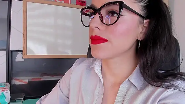 IsisNoir online show from March 6, 3:08 pm