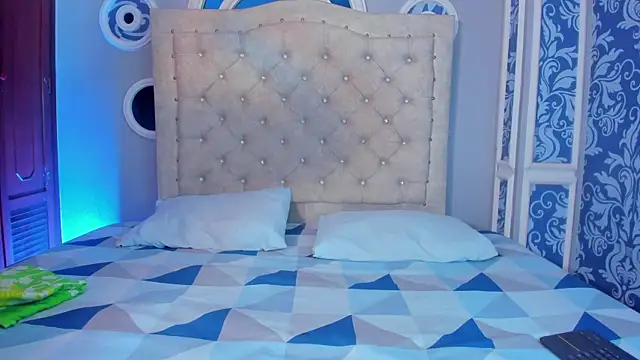 Snapshot of mishell_lovely chatting on December 16, 11:48 am mishell lovely online show from December 16, 11:48 am