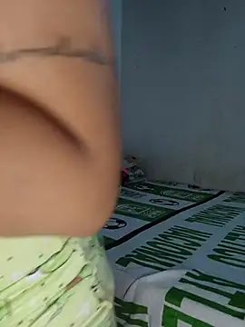Snapshot of sofiaxxxxkl chatting on June 22, 8:33 am sofiaxxxxkl online show from June 22, 8:33 am