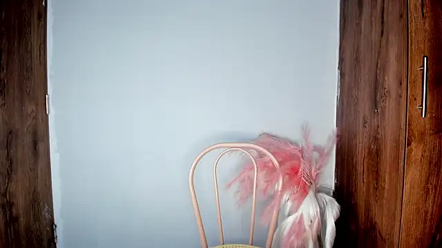 khate smith online show from December 5, 4:25 pm