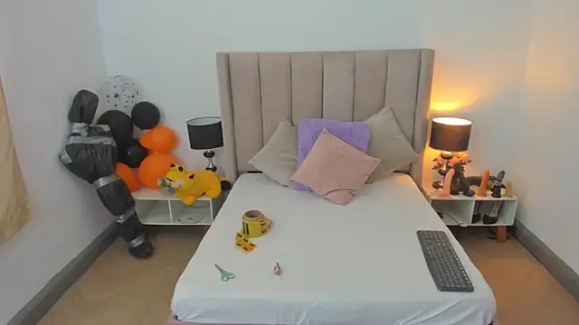 evvaa moon69 online show from October 8, 12:36 pm