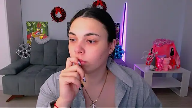 queenofthesense  online show from December 2, 10:09 am