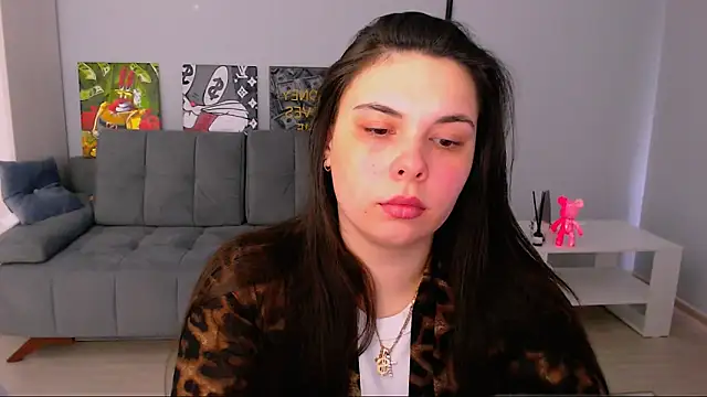 queenofthesense  online show from March 4, 8:20 am