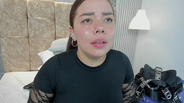 leilapons online show from September 23, 4:54 pm