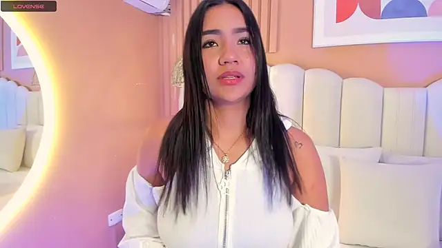 noa moon online show from January 8, 2:36 am