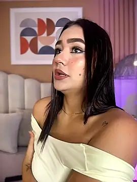 Snapshot of noa_moon chatting on June 3, 2:47 am noa moon online show from June 3, 2:47 am