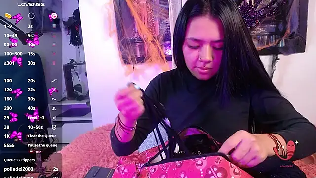 hellenngp online show from October 28, 8:33 pm