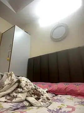 Snapshot of milf_banger121 chatting on November 19, 6:24 am milf banger121 online show from November 19, 6:24 am