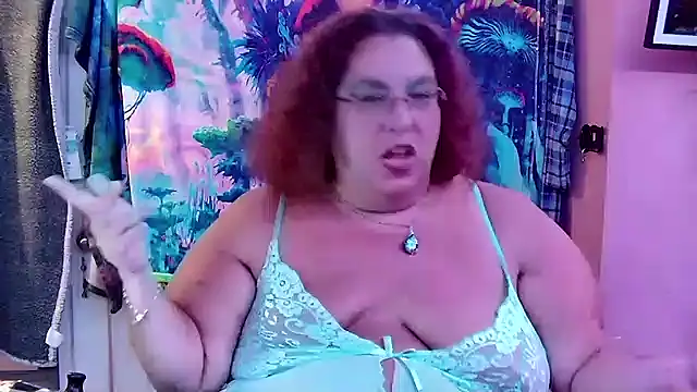 lil-gemini-hippy online show from October 15, 12:55 am