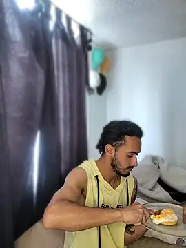 Andrusex100 online show from April 5, 9:01 pm