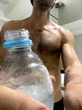 Snapshot of nando__master37 chatting on December 3, 5:15 am nando master37 online show from December 3, 5:15 am