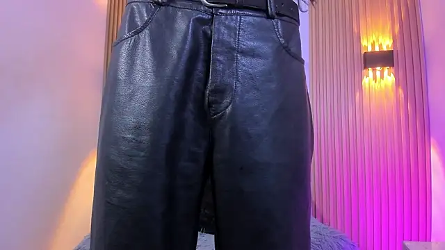 imtammy lynn  online show from March 12, 12:00 pm