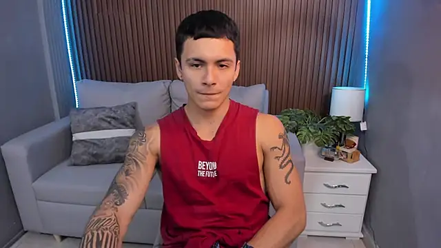 Leo santoro online show from September 18, 1:46 pm