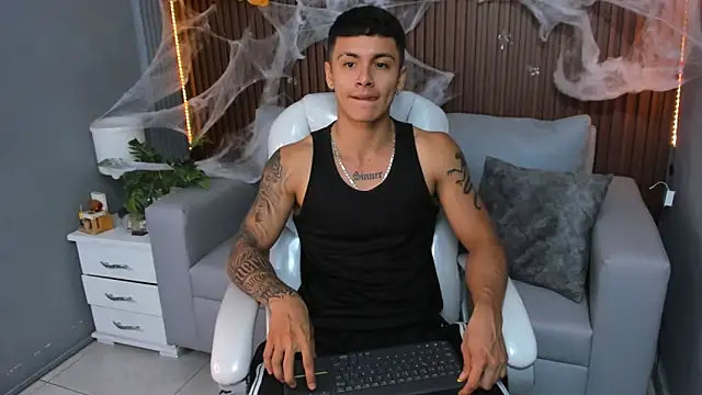 Leo santoro online show from October 24, 1:29 pm