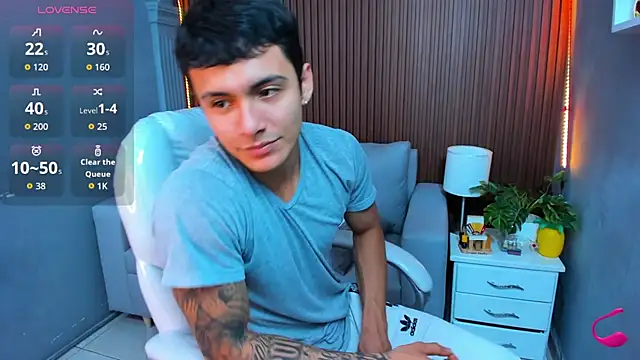 Leo santoro online show from November 18, 3:05 pm