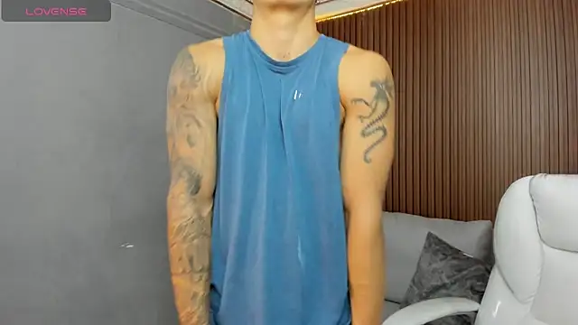 Leo santoro online show from November 21, 2:27 pm