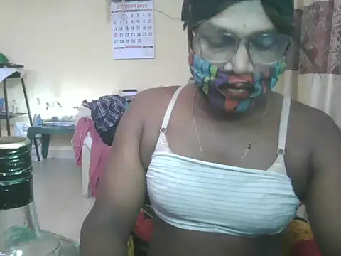 Snapshot of femboyslqueen chatting on October 23, 5:29 am femboyslqueen online show from October 23, 5:29 am