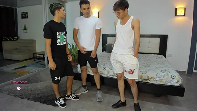 Bisexlifehot   online show from September 13, 10:53 pm