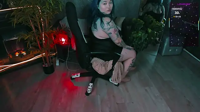 Mira Fyre online show from July 21, 8:55 pm