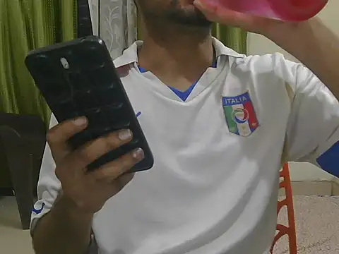 Snapshot of ursdreamperson chatting on June 2, 1:57 pm ursdreamperson online show from June 2, 1:57 pm