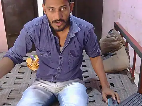 Snapshot of krishjaat43 chatting on May 5, 4:42 am krishjaat43 online show from May 5, 4:42 am