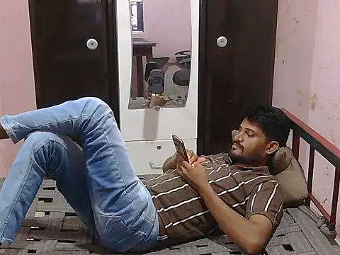 Snapshot of krishjaat43 chatting on May 12, 9:34 pm krishjaat43 online show from May 12, 9:34 pm