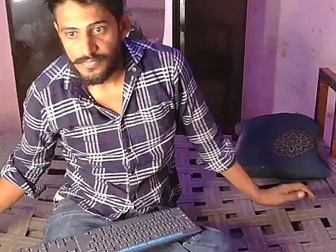 Snapshot of krishjaat43 chatting on June 1, 6:37 am krishjaat43 online show from June 1, 6:37 am
