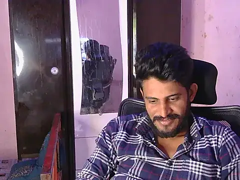 Snapshot of krishjaat43 chatting on June 2, 5:42 am krishjaat43 online show from June 2, 5:42 am