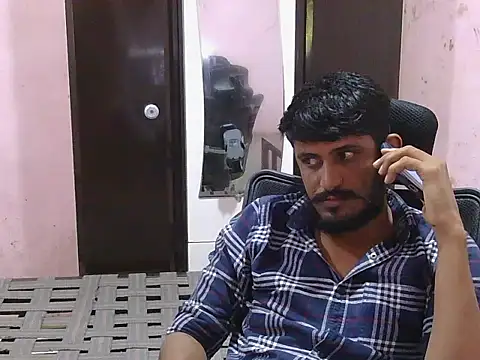 Snapshot of krishjaat43 chatting on June 6, 5:45 am krishjaat43 online show from June 6, 5:45 am