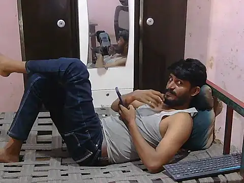 Snapshot of krishjaat43 chatting on June 9, 9:54 am krishjaat43 online show from June 9, 9:54 am