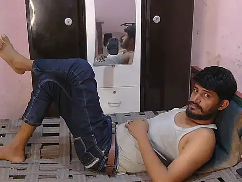 Snapshot of krishjaat43 chatting on June 10, 5:39 am krishjaat43 online show from June 10, 5:39 am
