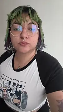 XxGreenGoodxX online show from May 10, 7:41 pm
