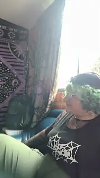 XxGreenGoodxX online show from May 14, 8:04 pm
