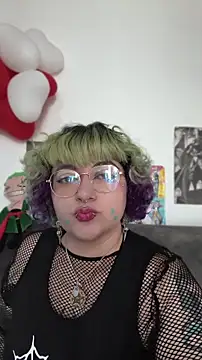 XxGreenGoodxX online show from May 26, 6:37 pm