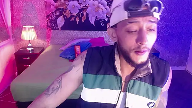 jonas conor online show from November 25, 7:47 pm