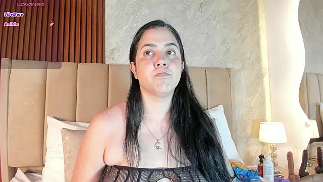  Cris Spicy  online show from July 14, 6:57 pm