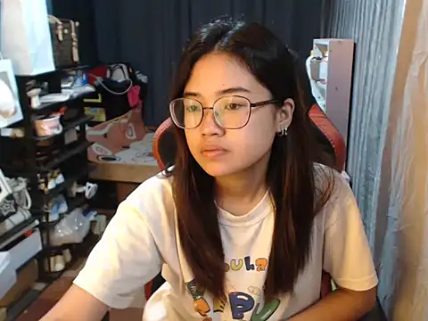 Snapshot of urhoneybunny25 chatting on October 10, 11:26 pm urhoneybunny25 online show from October 10, 11:26 pm