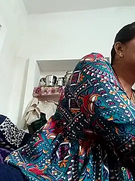 Snapshot of Chhaya_hot chatting on September 18, 5:09 am Chhaya hot online show from September 18, 5:09 am