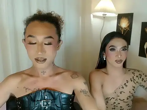 Snapshot of The_Fucking_Dolls chatting on July 16, 4:57 pm The Fucking Dolls online show from July 16, 4:57 pm