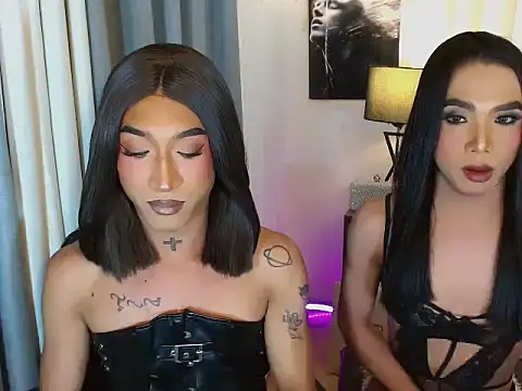 Snapshot of The_Fucking_Dolls chatting on July 21, 12:46 am The Fucking Dolls online show from July 21, 12:46 am