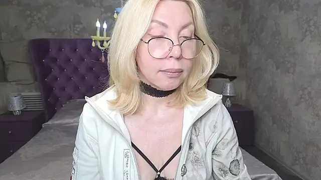 Snapshot of Wendy_Waves chatting on May 10, 12:21 pm Wendy Waves online show from May 10, 12:21 pm