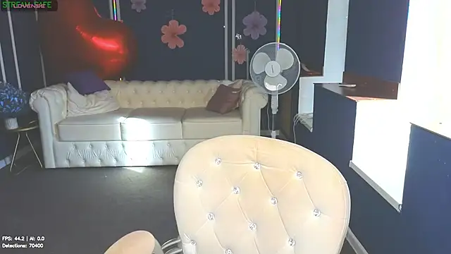 Snapshot of Wendy_Waves chatting on June 30, 2:18 pm Wendy Waves online show from June 30, 2:18 pm